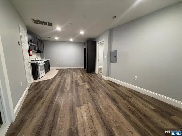 $1,650 | 231 Market Street, Paterson, NJ 07505