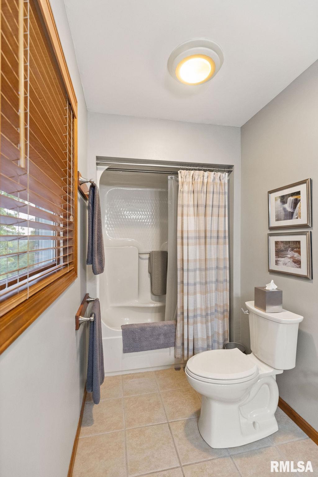 4214 Abbey Ridge Court Quincy, IL 62305 - Photo 14 of 35 Gallery Image 14