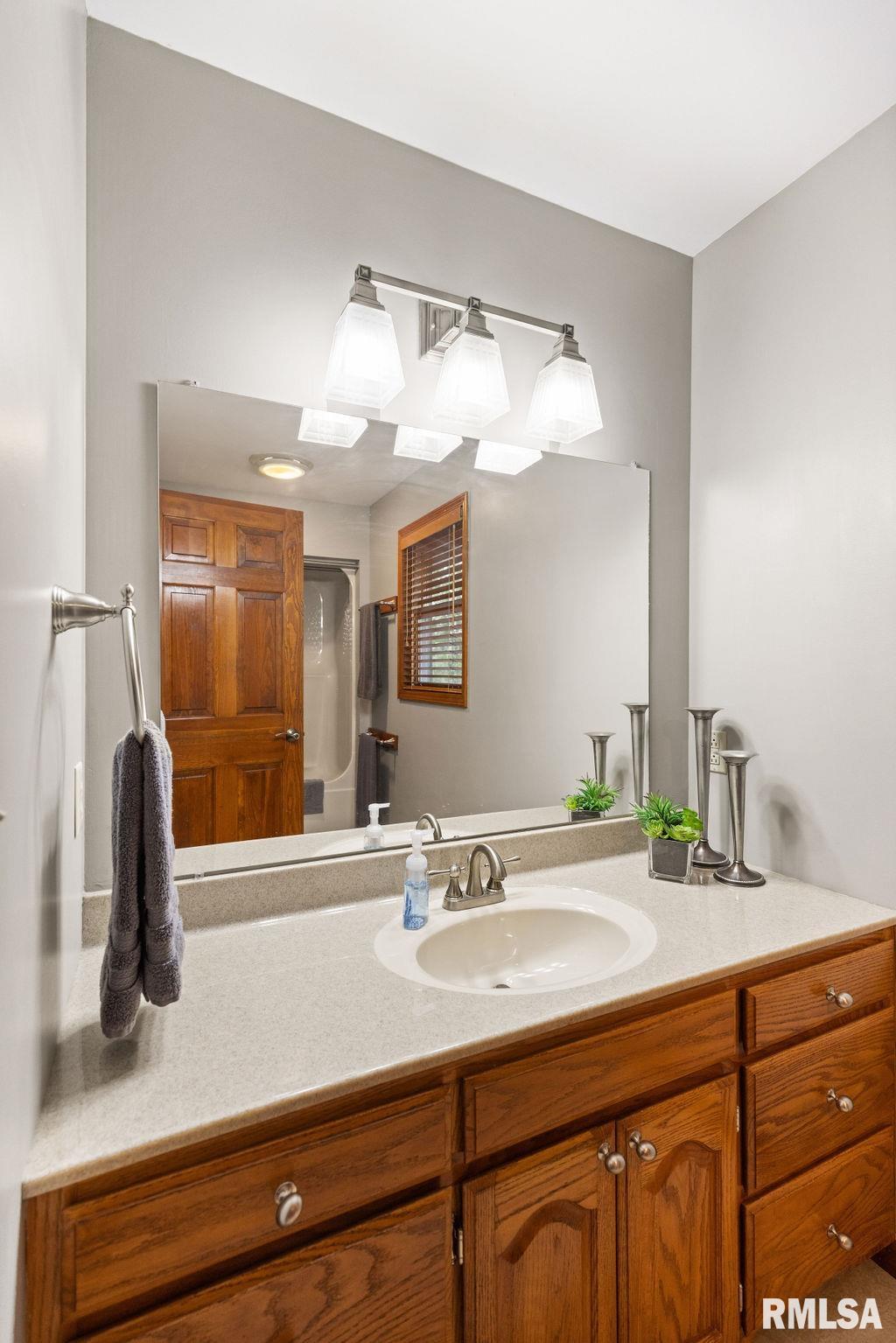 4214 Abbey Ridge Court Quincy, IL 62305 - Photo 15 of 35 Gallery Image 15