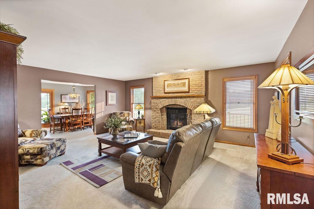 4214 Abbey Ridge Court Quincy, IL 62305 - Photo 7 of 35 Gallery Image 7