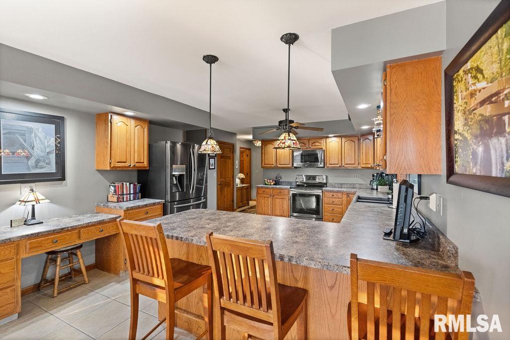 4214 Abbey Ridge Court Quincy, IL 62305 - Photo 8 of 35 Gallery Image 8