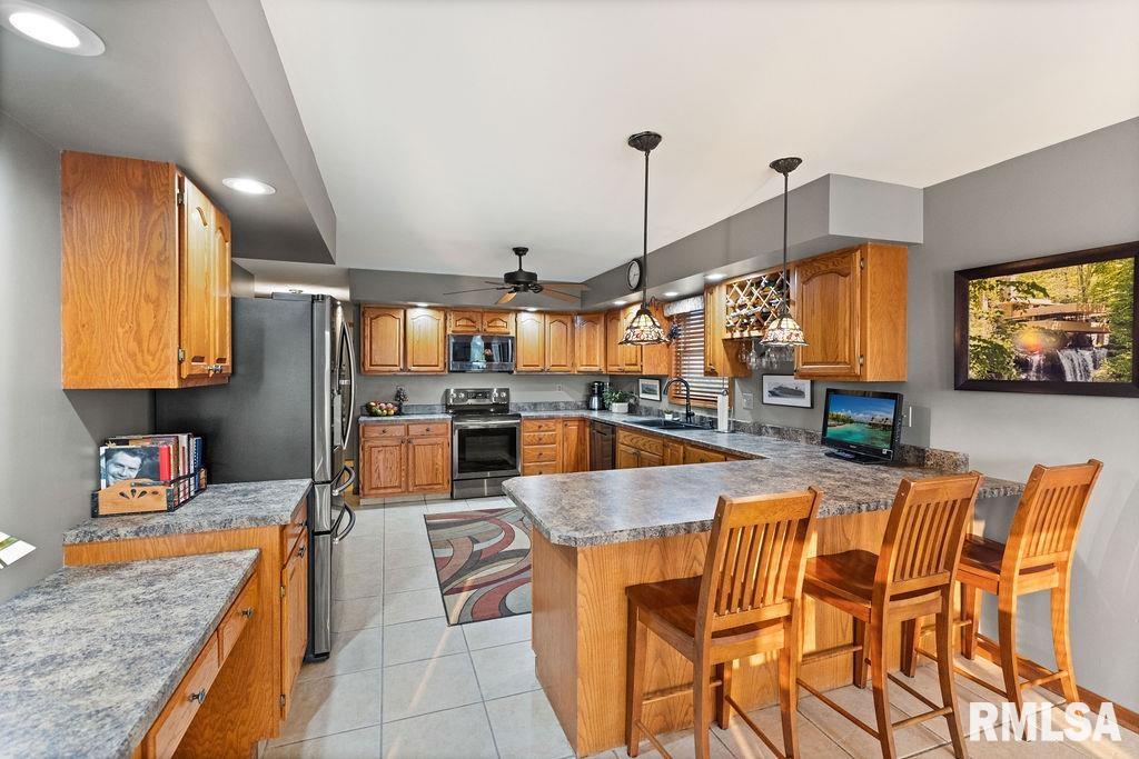 4214 Abbey Ridge Court Quincy, IL 62305 - Photo 9 of 35 Gallery Image 9
