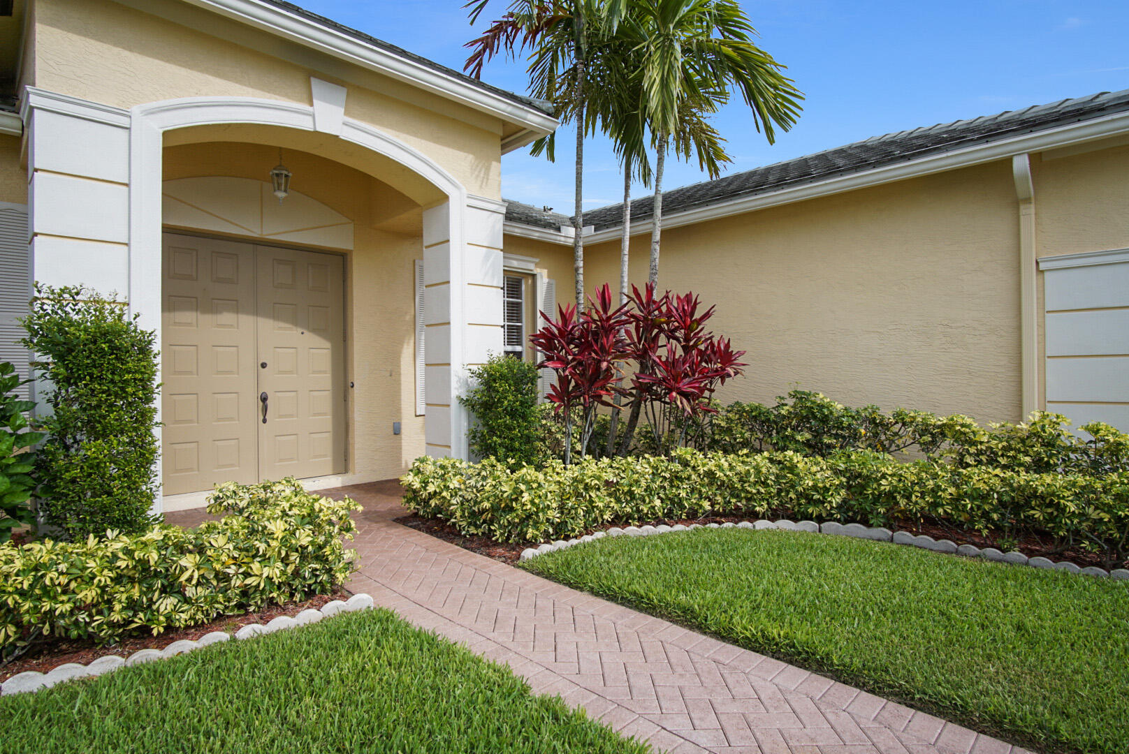 417 Southwest Blue Spring Court Port St. Lucie, FL 34986 - Photo 3 of 30 Photo May 25, 4 00 09 PM