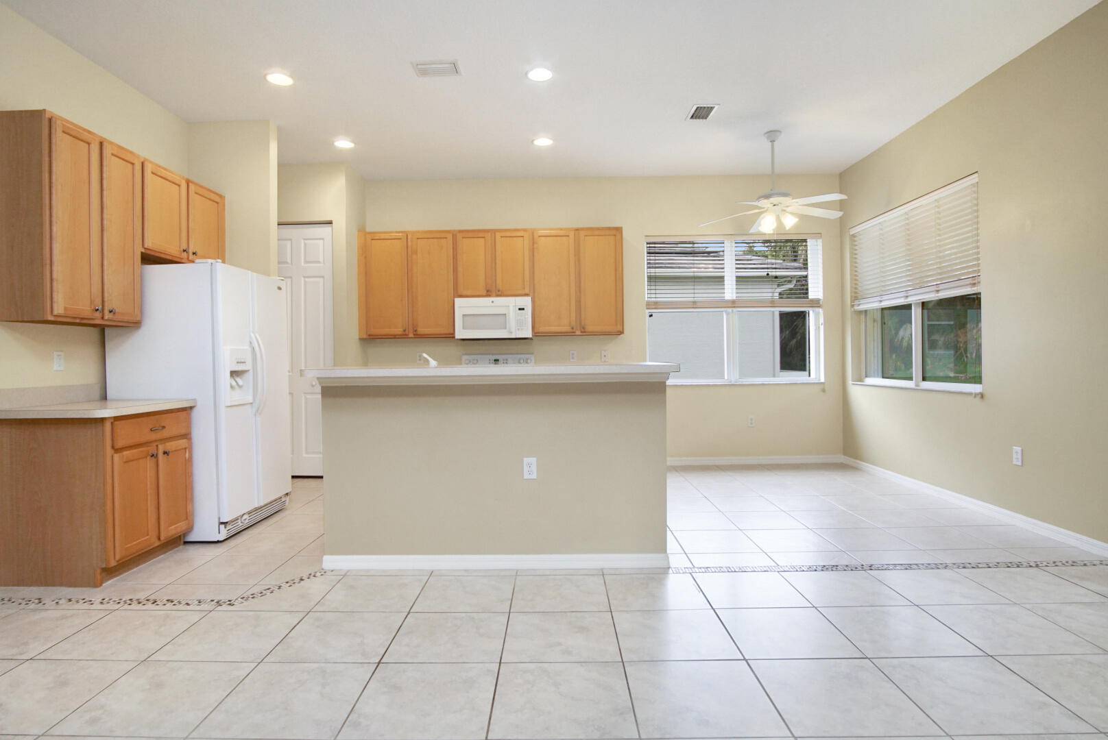 417 Southwest Blue Spring Court Port St. Lucie, FL 34986 - Photo 8 of 30 Photo May 25, 4 29 37 PM