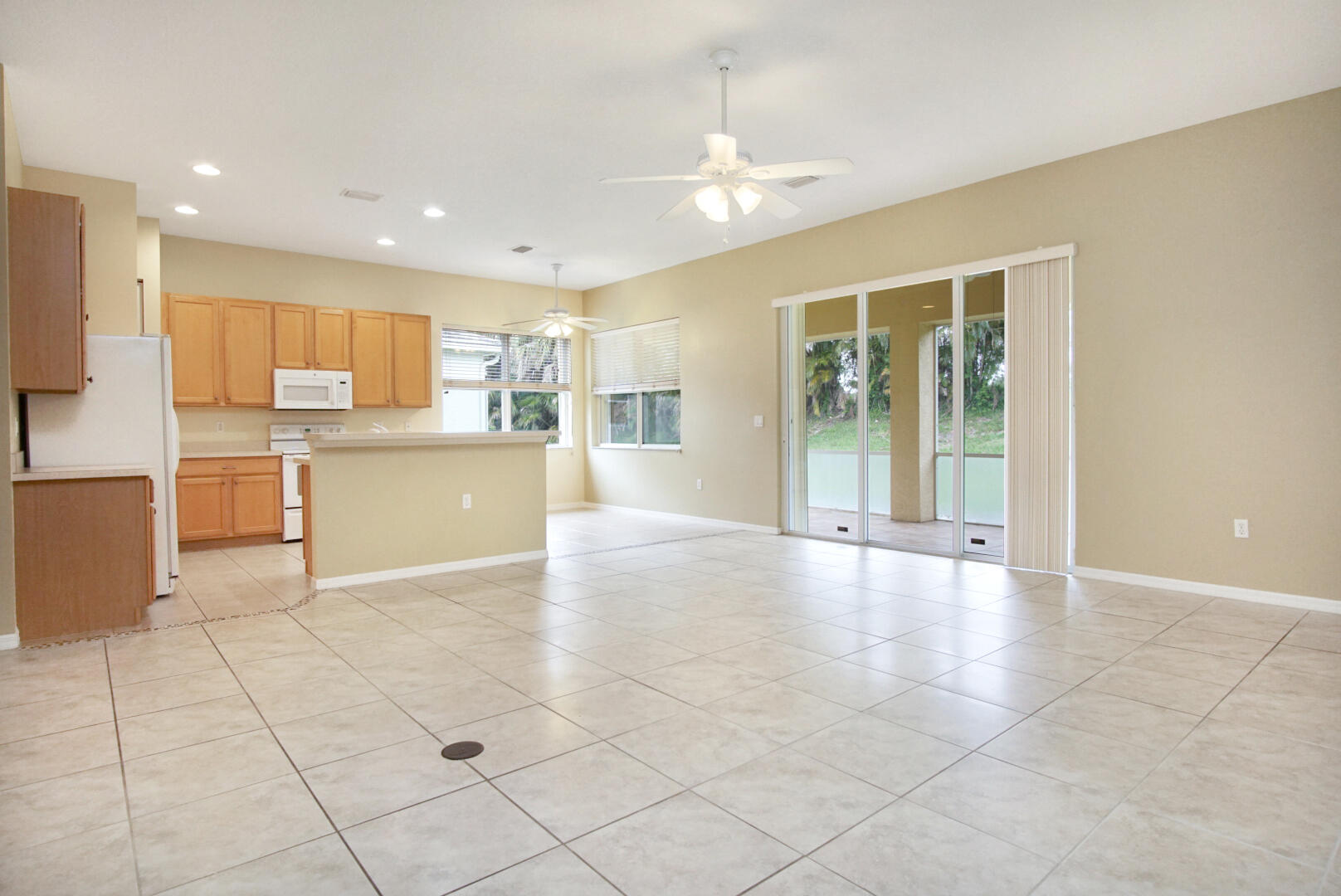 417 Southwest Blue Spring Court Port St. Lucie, FL 34986 - Photo 9 of 30 Photo May 25, 4 30 26 PM