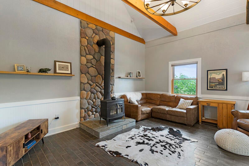 717 Greg Road Petoskey, MI 49770 - Photo 7 of 29 Gallery Image 7