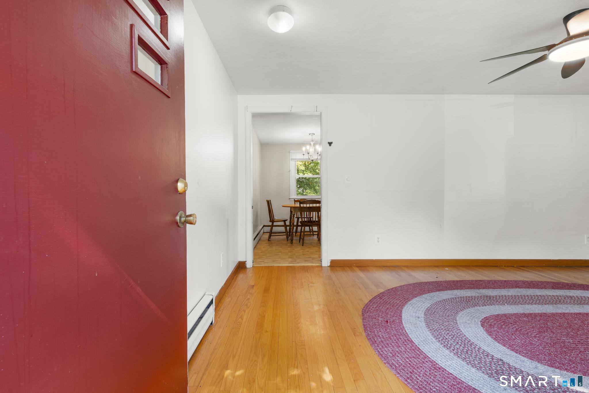 27 Allen Street Enfield, CT 06082 - Photo 4 of 32