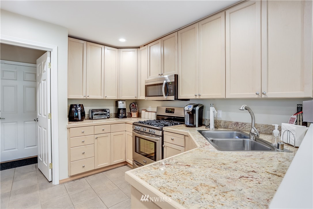 565 Elma Avenue Northeast Renton, WA 98059 - Photo 15 of 30 Gallery Image 15