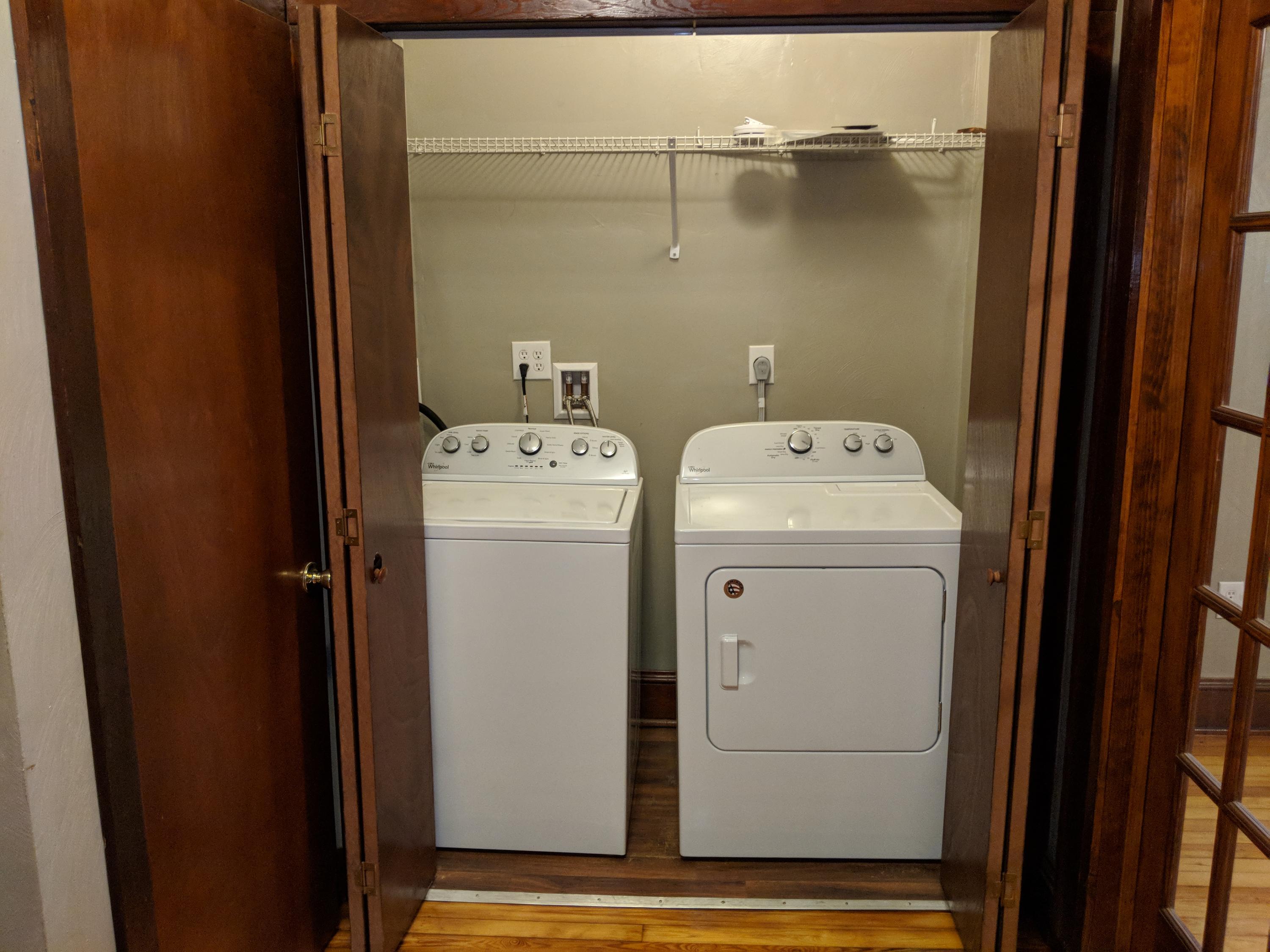 2902 Riverview Road Roanoke, VA 24014 - Photo 8 of 15 a utility room with dryer and washer