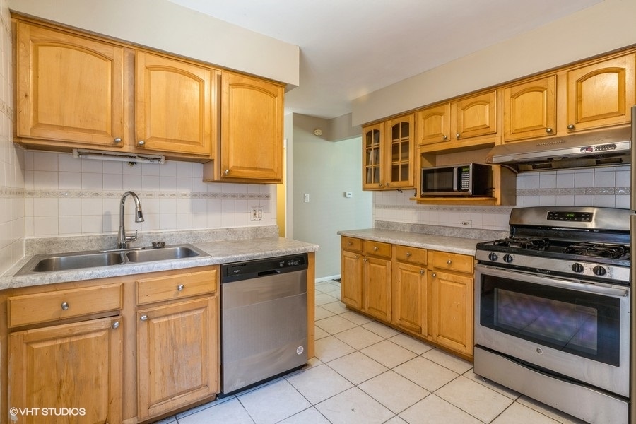 10055 Frontage Road, Unit D Skokie, IL 60077 - Photo 4 of 11