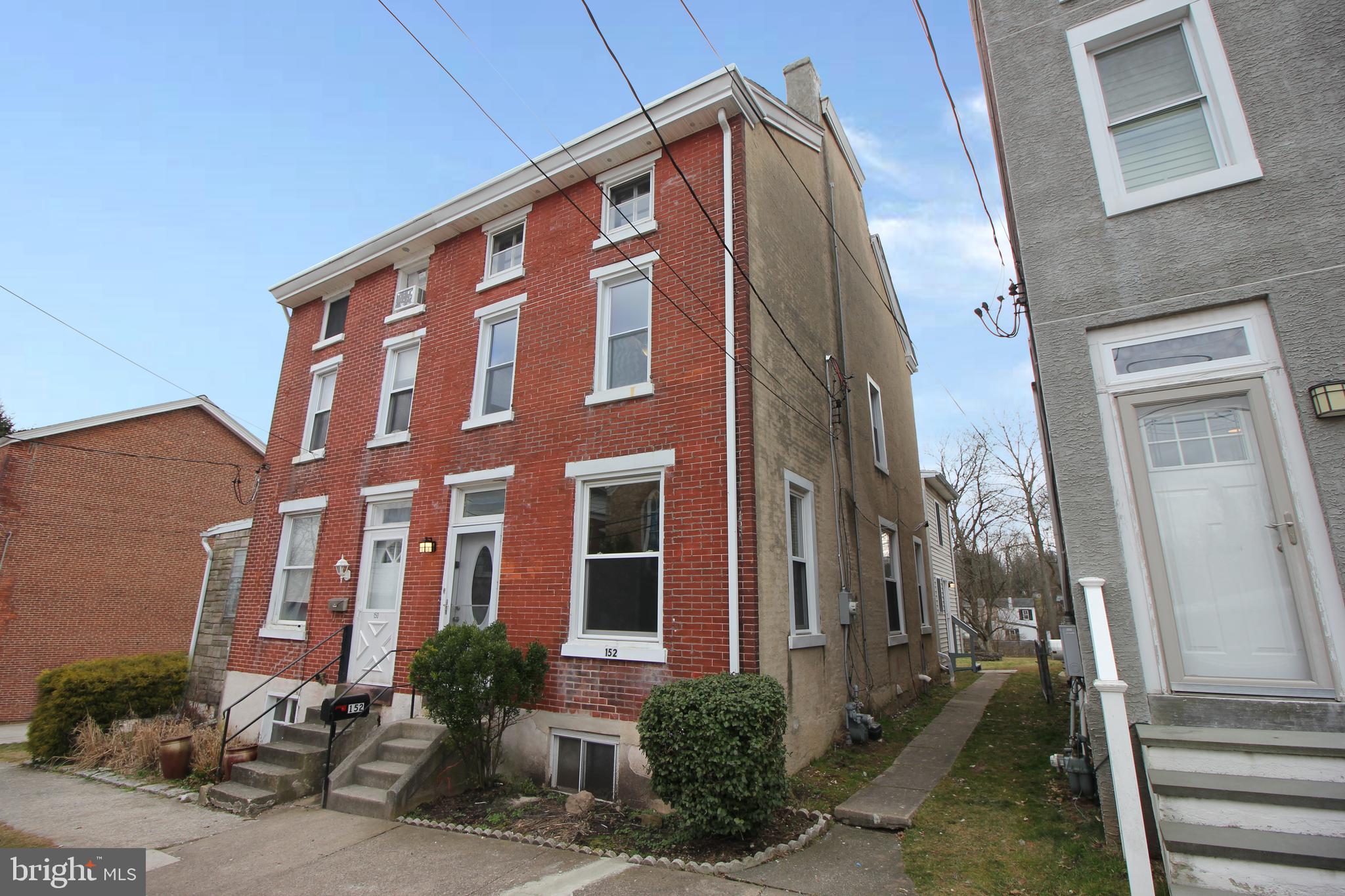 152 Chestnut Street Spring City, PA 19475 - Photo 2 of 34 Side