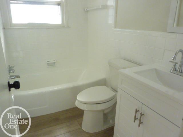 18441 Frazho Road Roseville, MI 48066 - Photo 20 of 36 Gallery Image 20