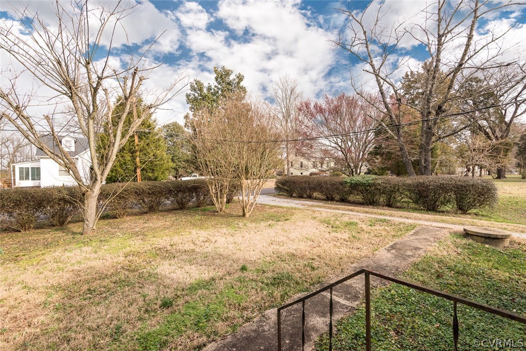 1229 Dotson Road Henrico, VA 23231 - Photo 19 of 21 Crepe Myrtles and hedges provide just enough priva