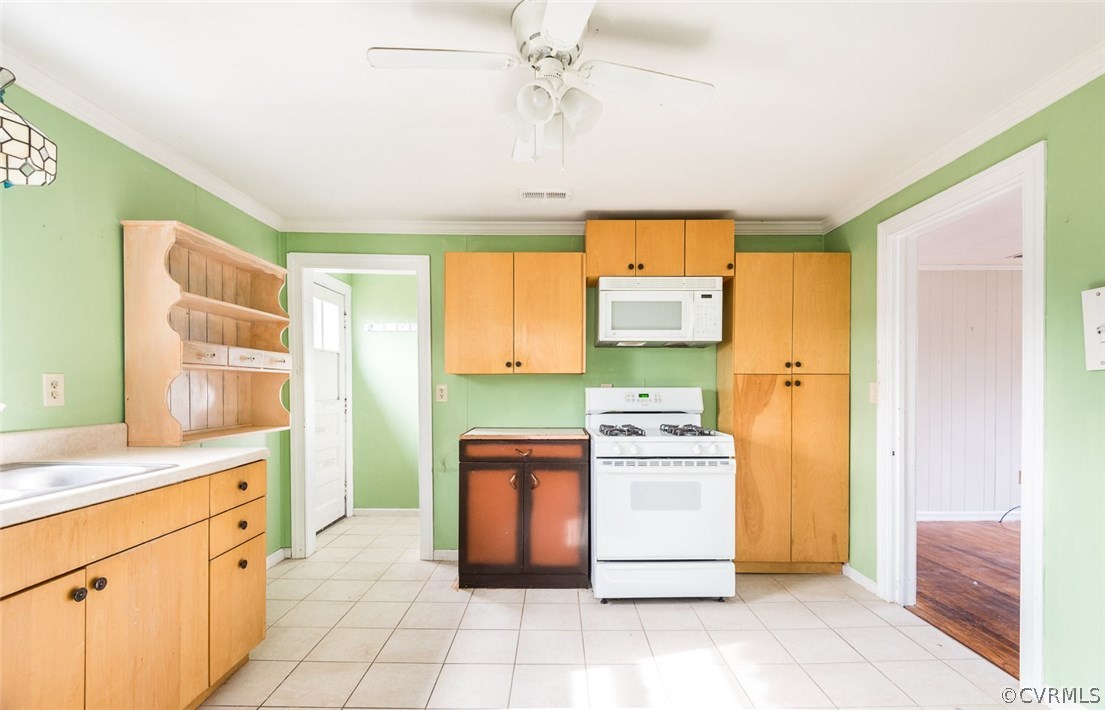 1229 Dotson Road Henrico, VA 23231 - Photo 3 of 21 Eat-in kitchen offers two windows, gas stove, full
