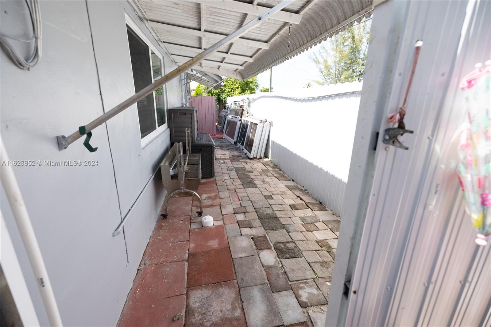 6775 Southwest 38th Street Miami, FL 33155 - Photo 15 of 44 Gallery Image 15