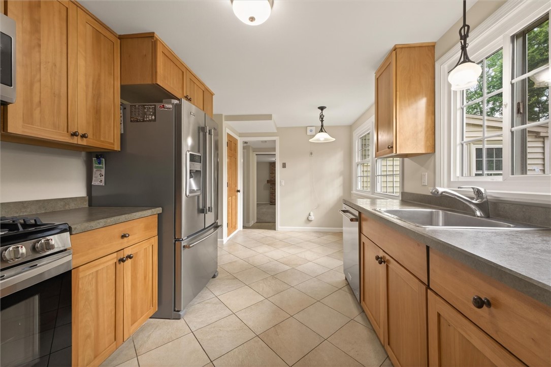 120 Benedict Road Perinton, NY 14534 - Photo 14 of 34