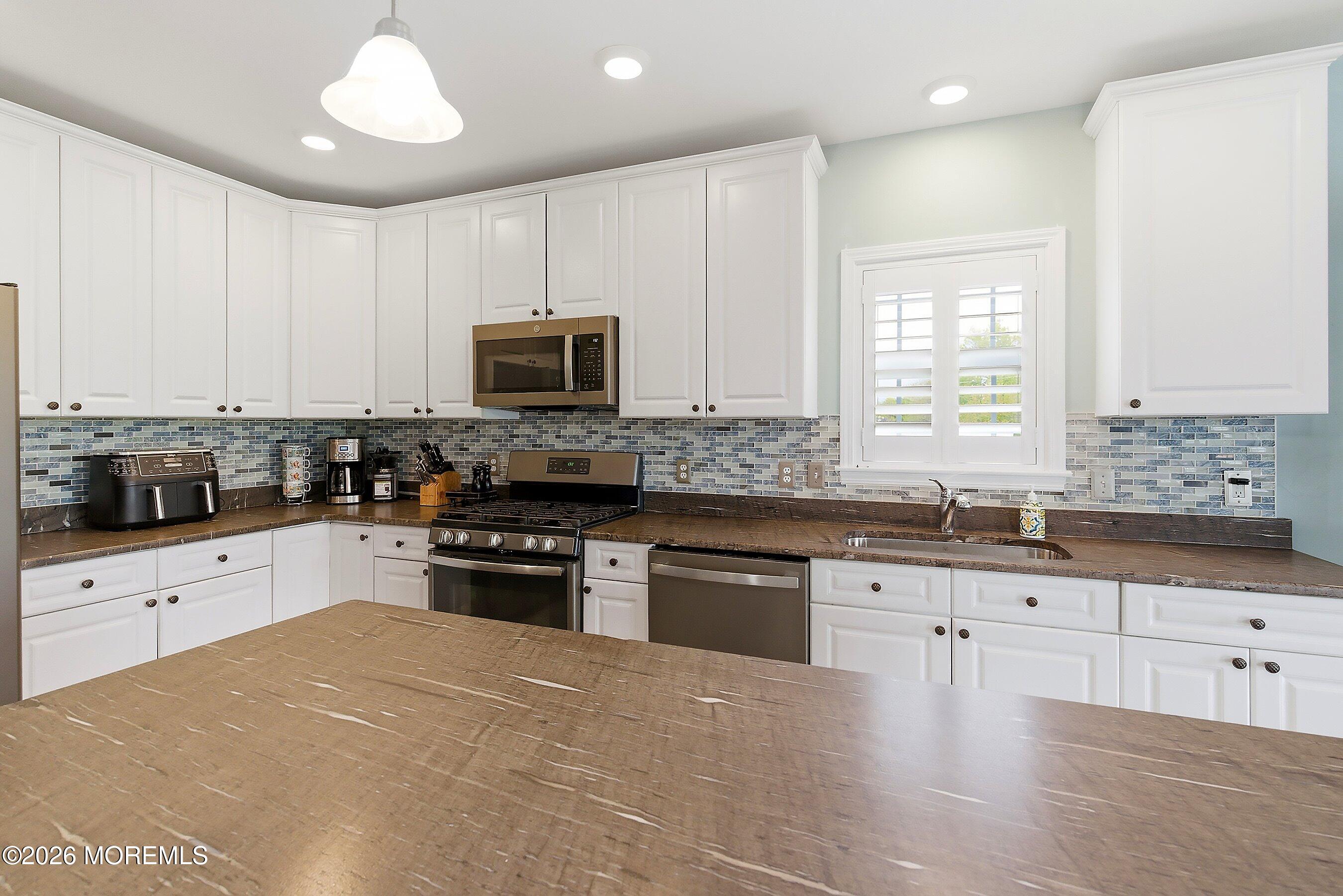 632 Drum Point Road Brick, NJ 08723 - Photo 15 of 42 11-Kitchen 1C