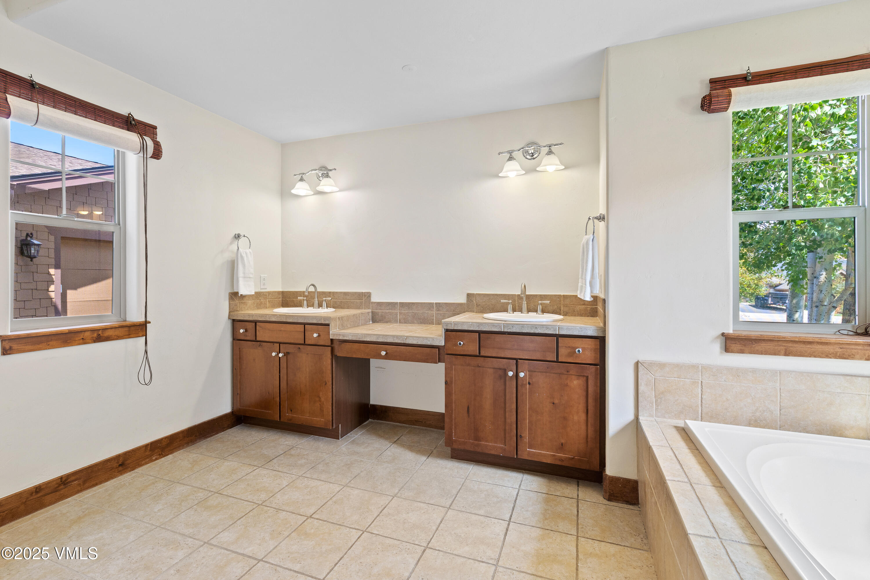 90 Wildhorse Gypsum, CO 81637 - Photo 22 of 61 Primary Bath