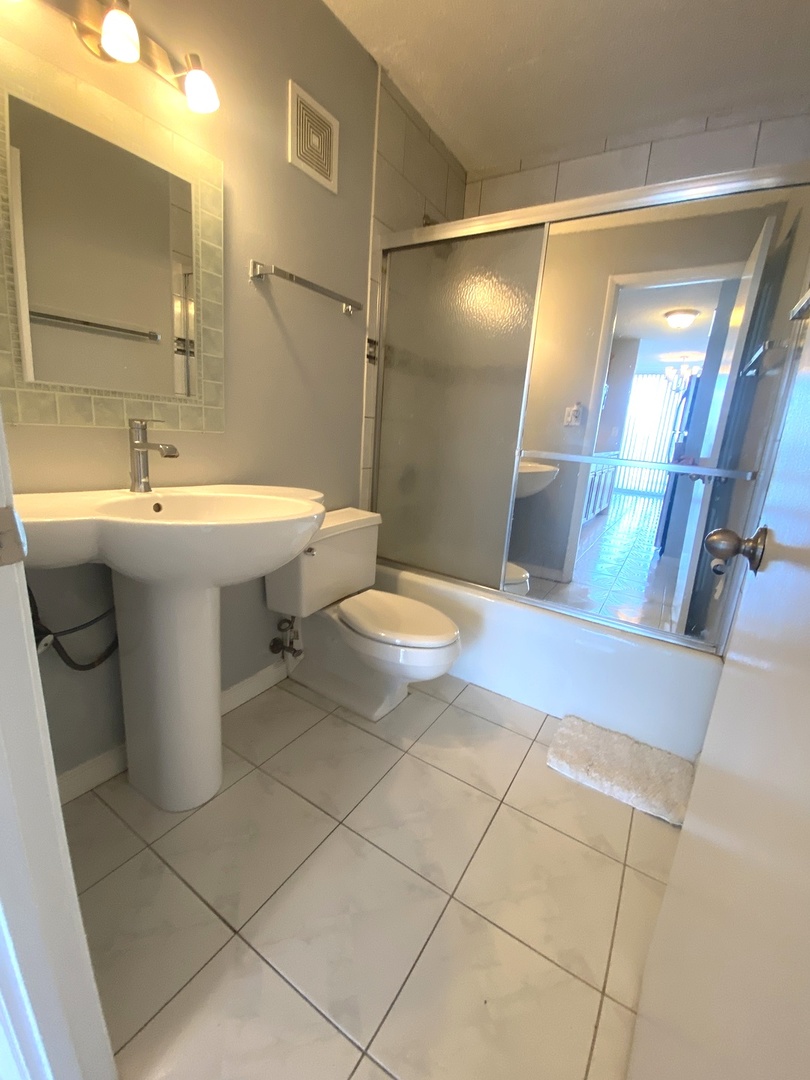 1043 South York Road, Unit 411 Bensenville, IL 60106 - Photo 15 of 18