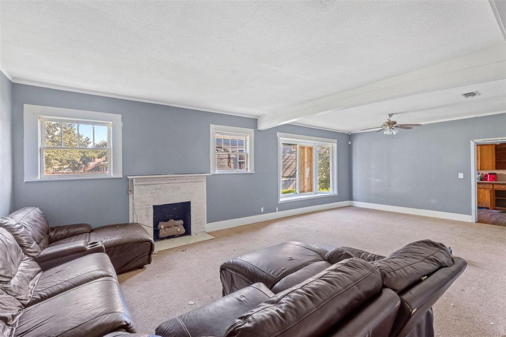 326 Hall Street Dequincy, LA 70633 - Photo 3 of 13