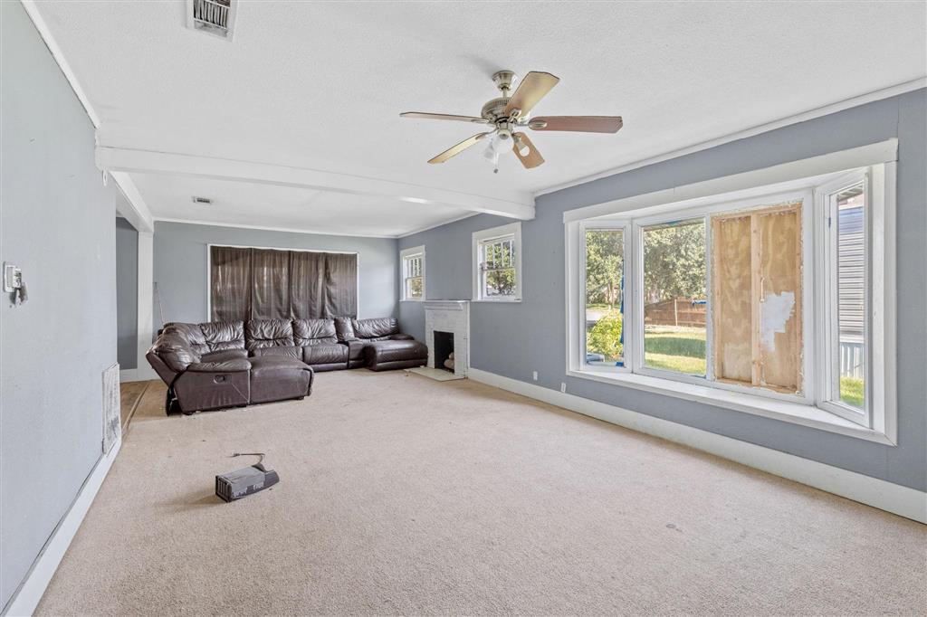 326 Hall Street Dequincy, LA 70633 - Photo 4 of 13