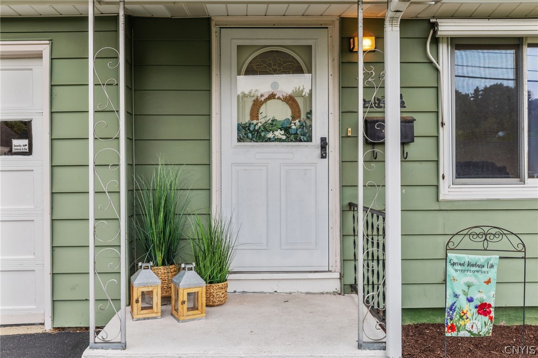 326 Hillbrook Road Camillus, NY 13219 - Photo 2 of 29 Gallery Image 2