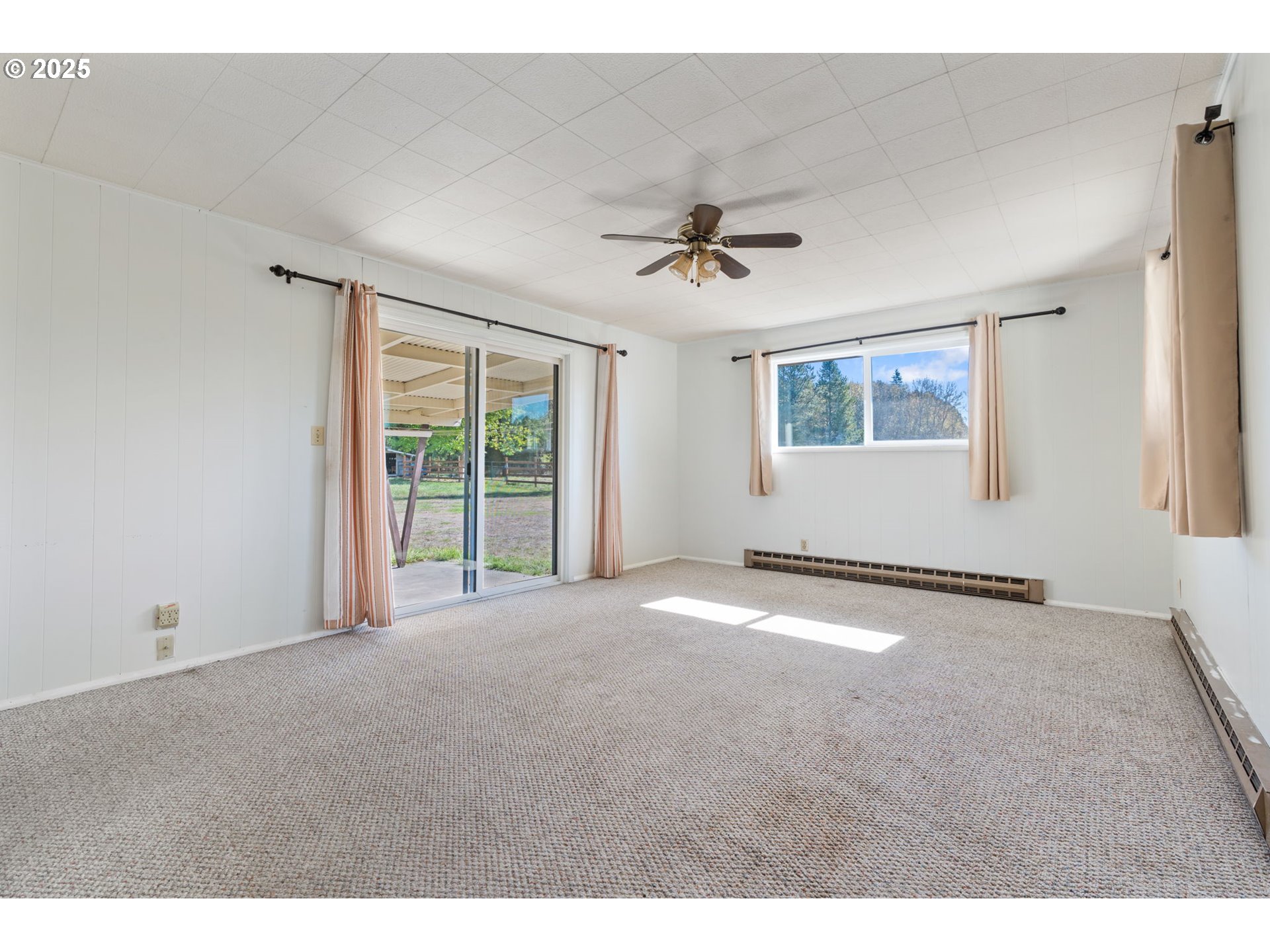 122 Armstrong Road Chehalis, WA 98532 - Photo 17 of 40 a view of an empty room with a window