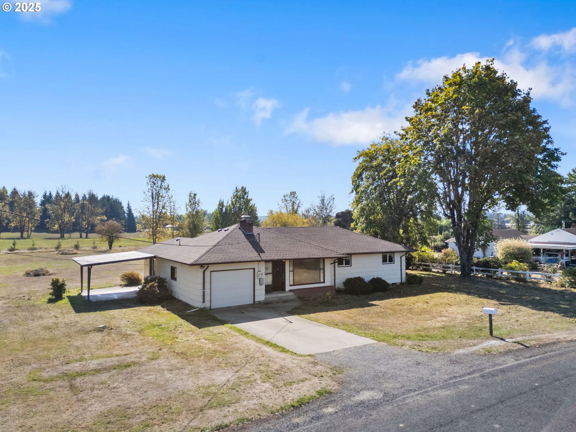122 Armstrong Road Chehalis, WA 98532 - Photo 34 of 40 a front view of a house with a garden
