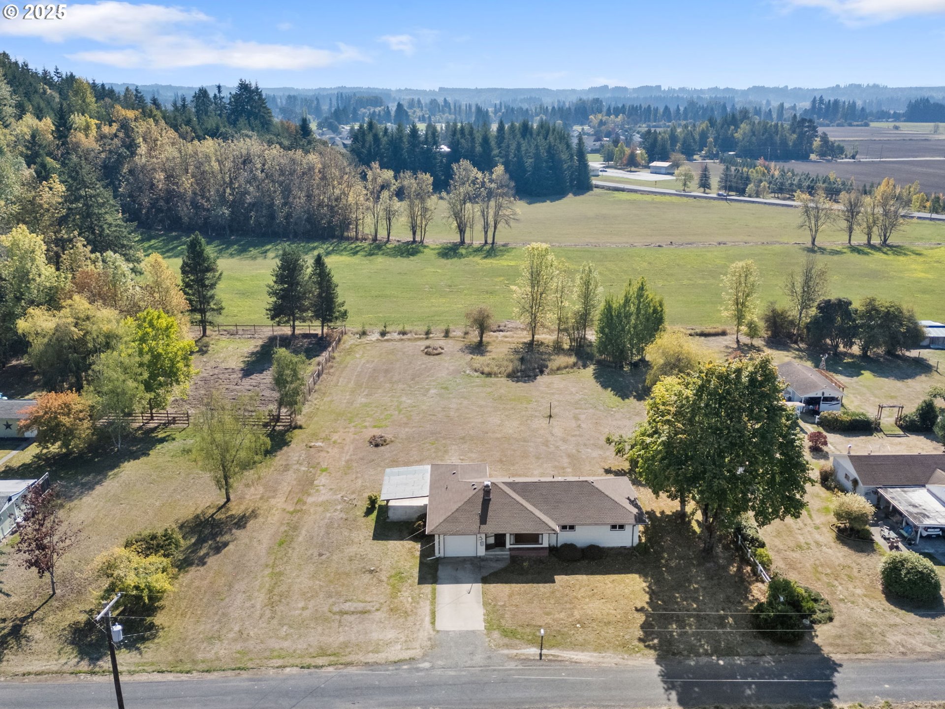 122 Armstrong Road Chehalis, WA 98532 - Photo 35 of 40 a view of a lake with a mountain