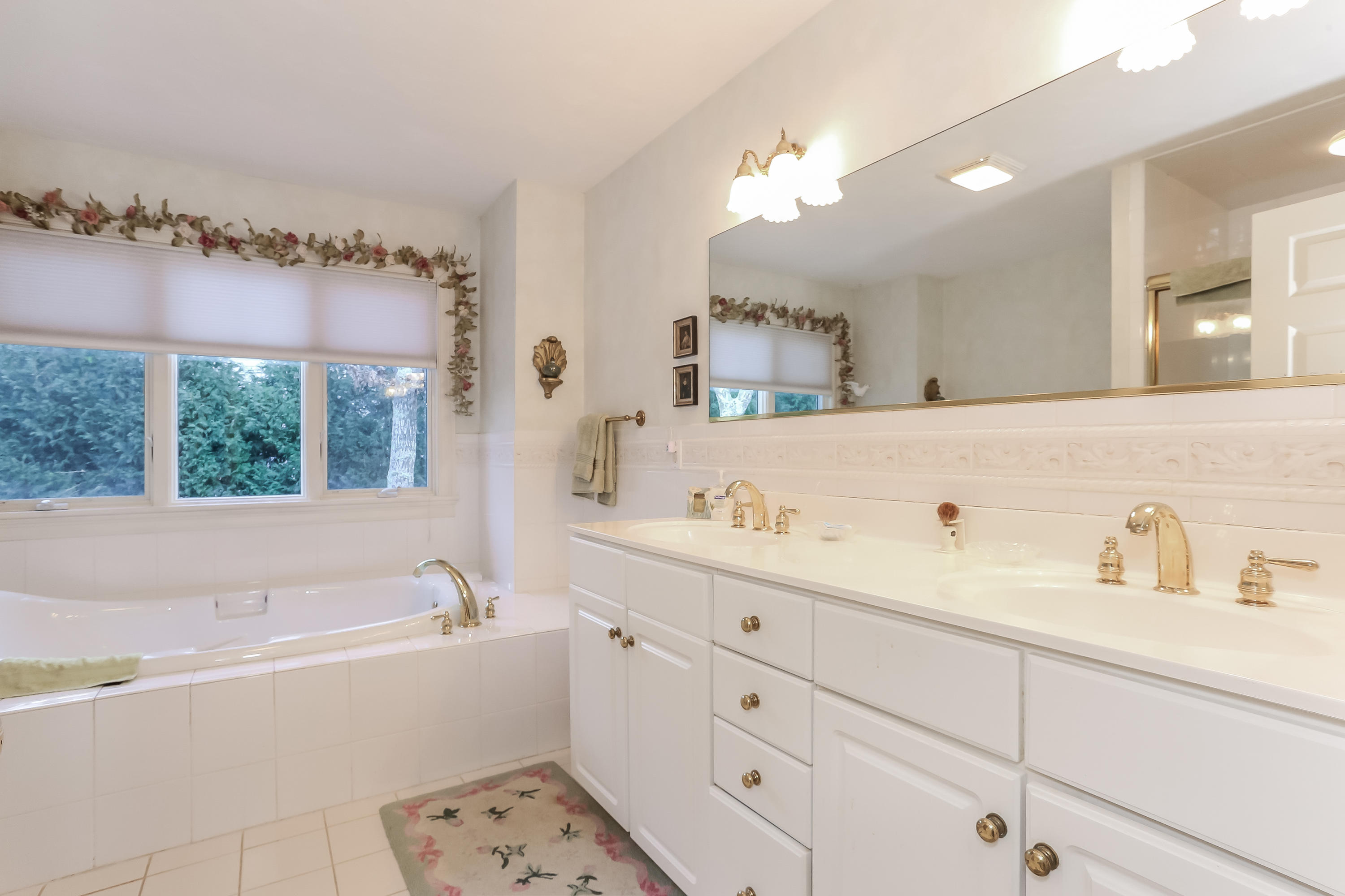 150 Cairn Ridge Road East Falmouth, MA 02536 - Photo 16 of 31 018-photo-master-bathroom-6606182