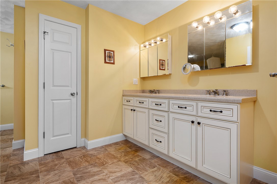 809 Chestnut Hill Road Glocester, RI 02857 - Photo 15 of 45