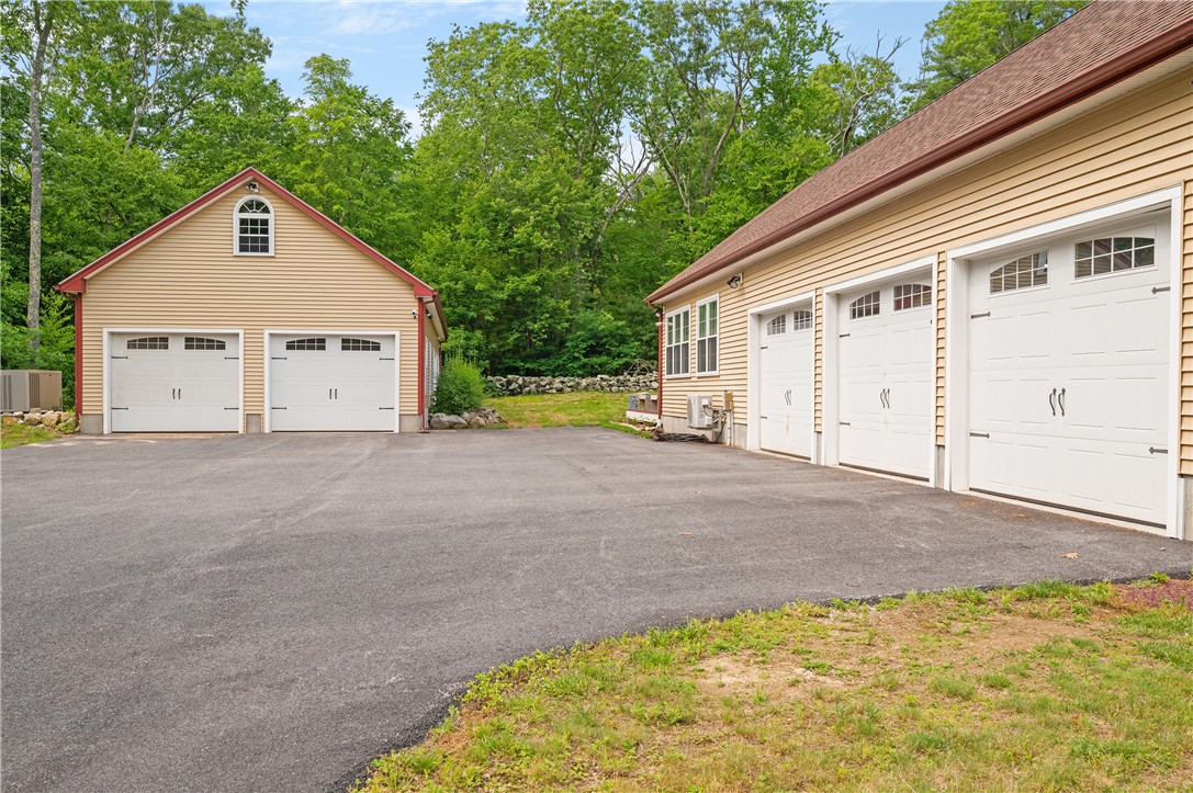 809 Chestnut Hill Road Glocester, RI 02857 - Photo 4 of 45