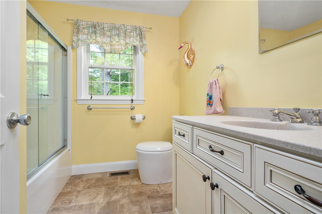 809 Chestnut Hill Road Glocester, RI 02857 - Photo 10 of 45