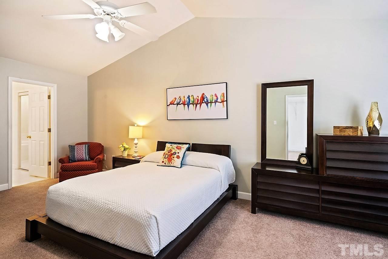 5423 Goldenglow Way Raleigh, NC 27606 - Photo 17 of 28 Gallery Image 17