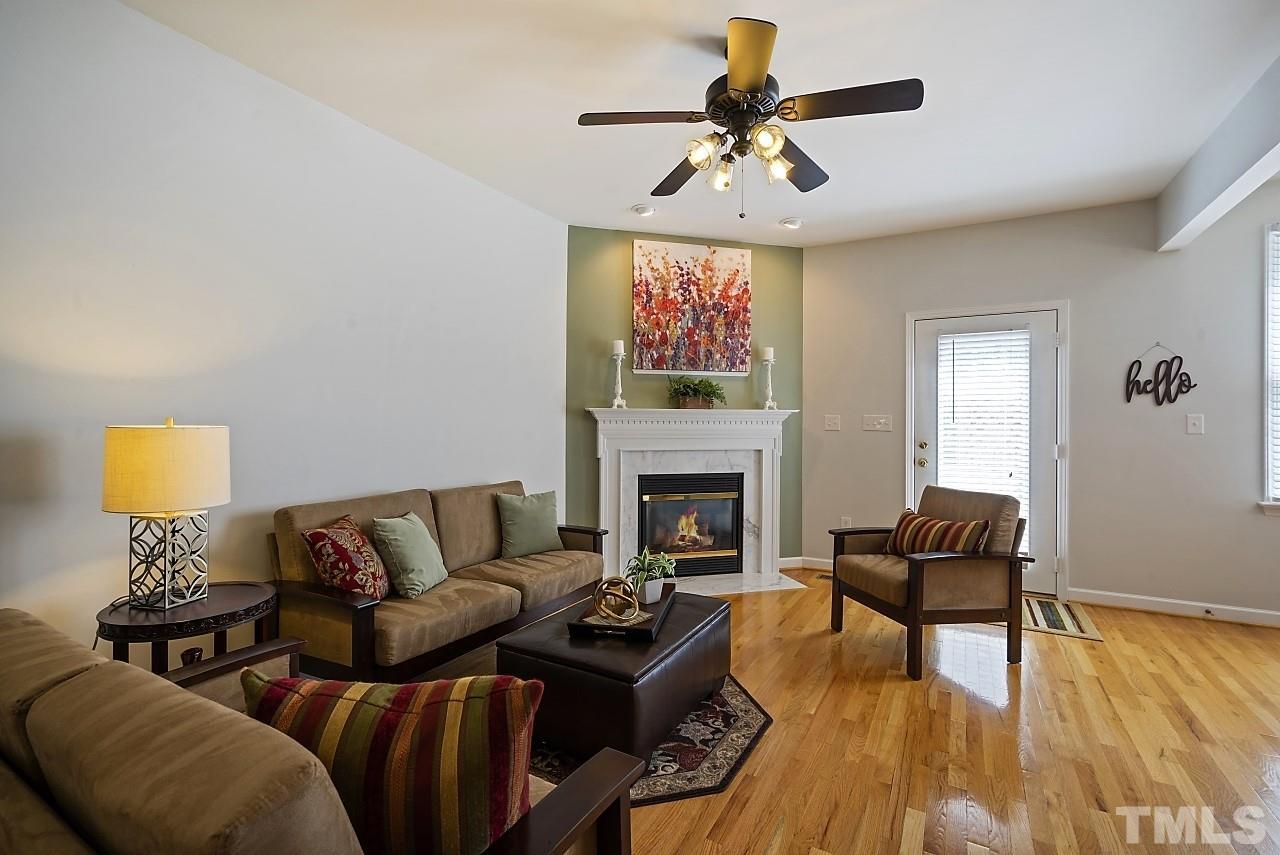 5423 Goldenglow Way Raleigh, NC 27606 - Photo 3 of 28 Gallery Image 3