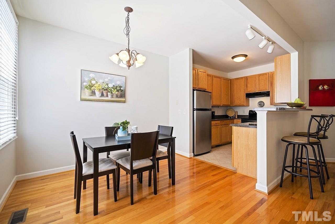 5423 Goldenglow Way Raleigh, NC 27606 - Photo 7 of 28 Gallery Image 7