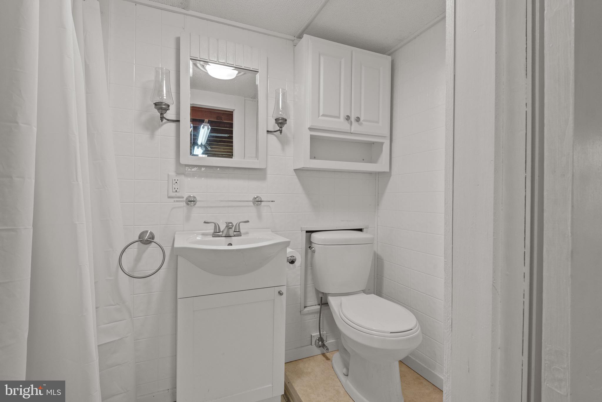 620 Kinderhook Road Columbia, PA 17512 - Photo 25 of 43 Full bathroom