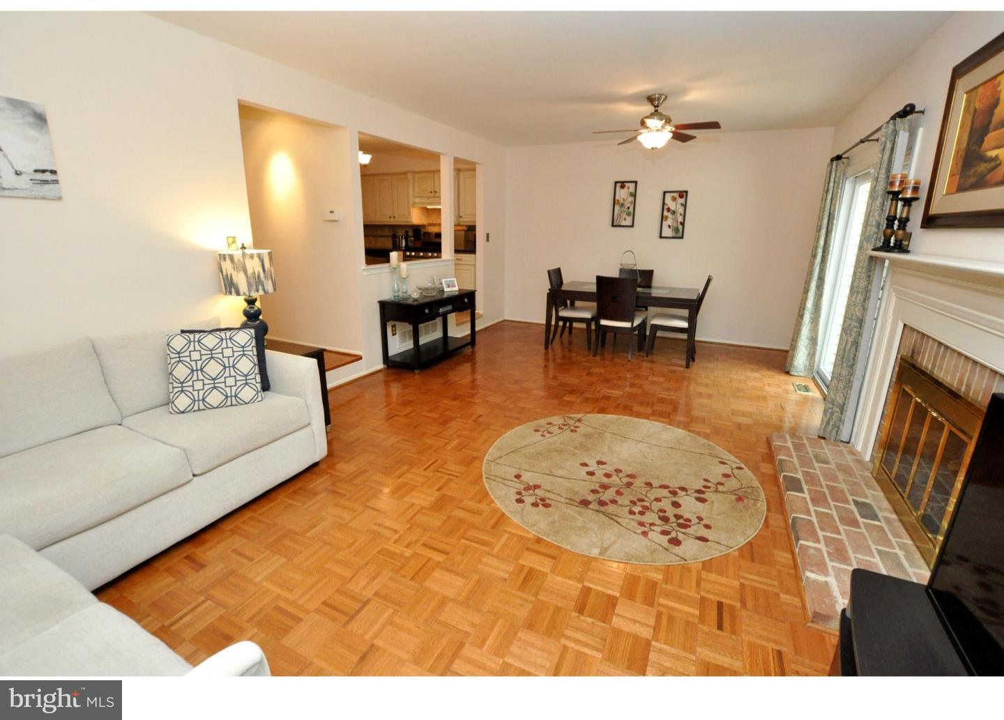 43 Farnwood Road Mount Laurel, NJ 08054 - Photo 11 of 21 Living Room
