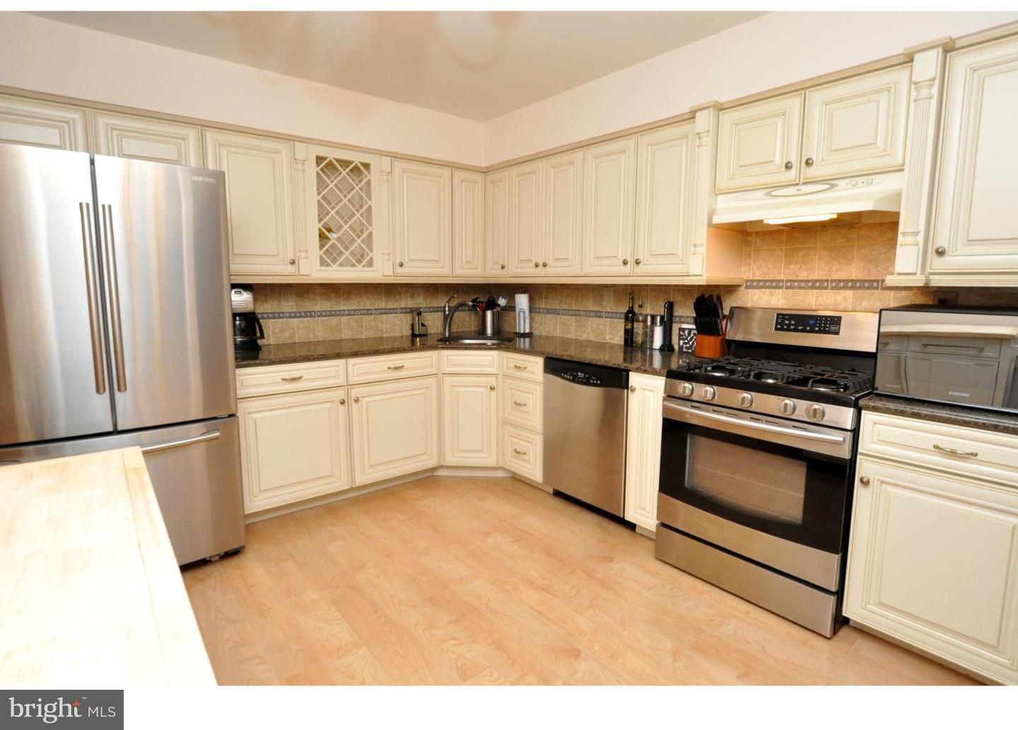 43 Farnwood Road Mount Laurel, NJ 08054 - Photo 3 of 21 Kitchen
