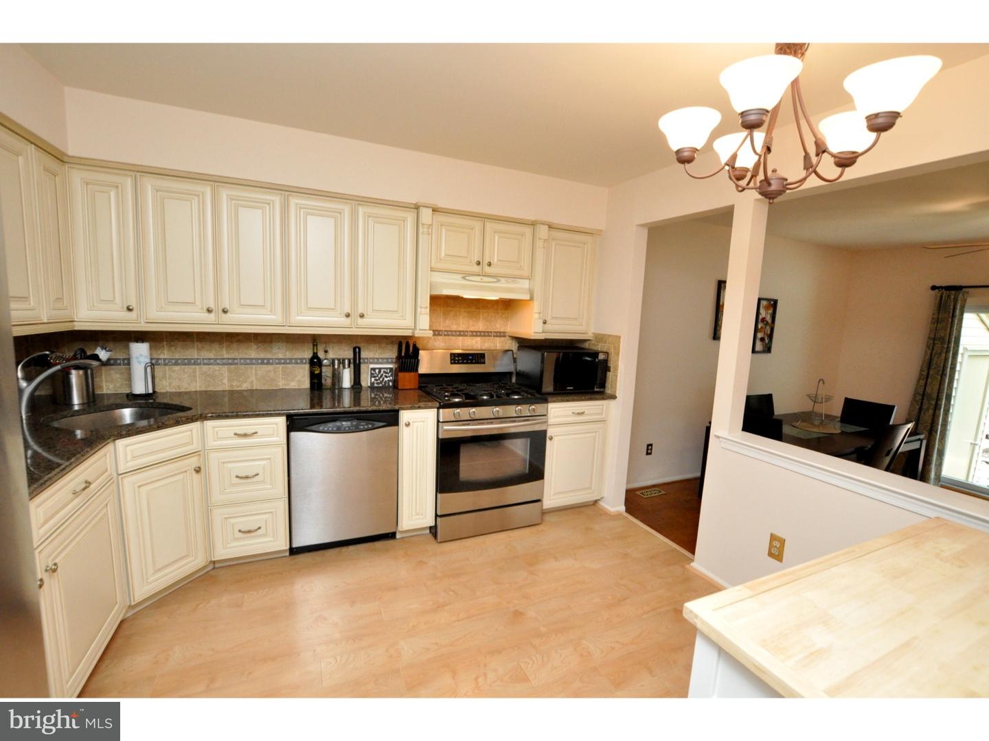 43 Farnwood Road Mount Laurel, NJ 08054 - Photo 7 of 21 Kitchen