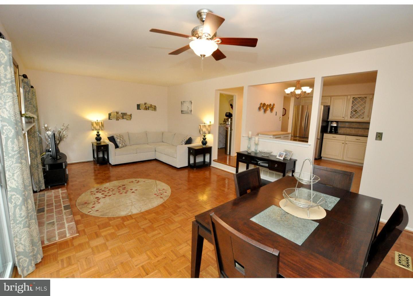 43 Farnwood Road Mount Laurel, NJ 08054 - Photo 9 of 21 Living Room