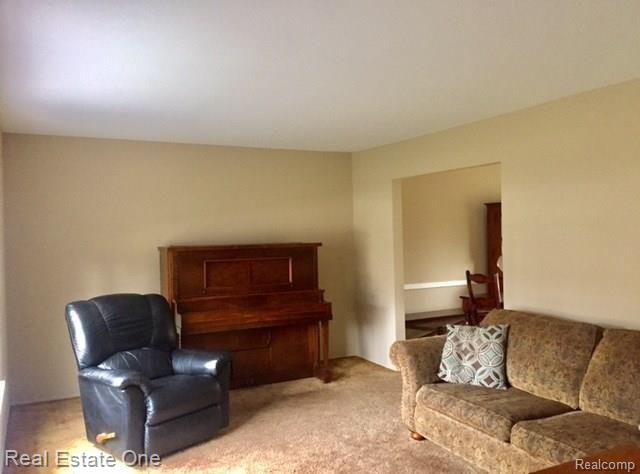 30072 Merrick Warren, MI 48092 - Photo 6 of 27 FullSizeRender (2).jpg