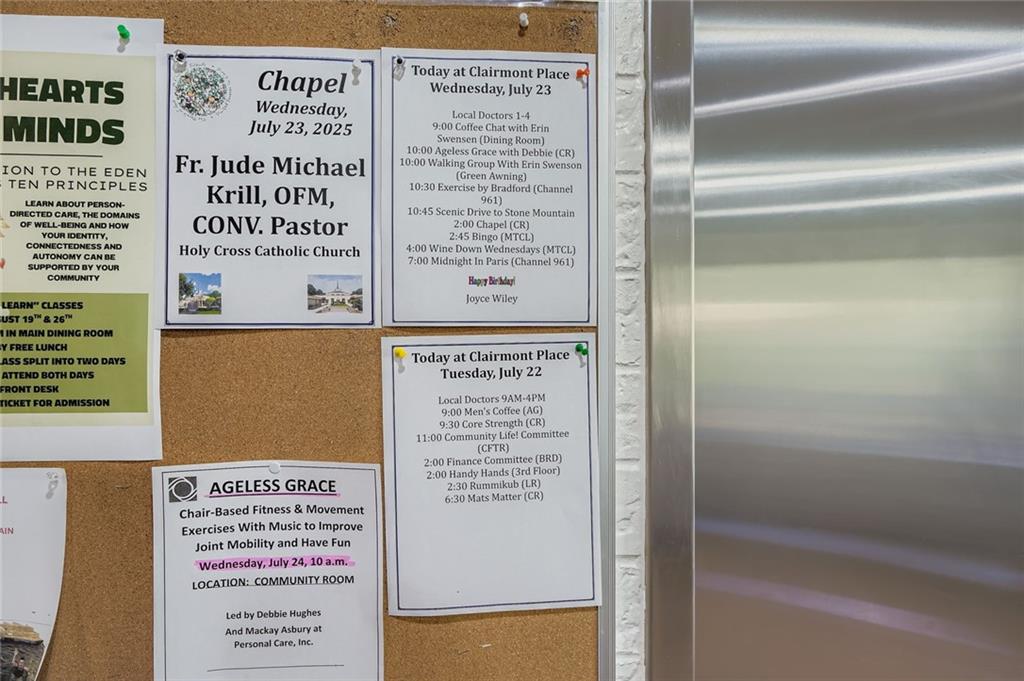 1800 Clairmont Lake, Unit A325 Decatur, GA 30033 - Photo 39 of 51 a picture of a window