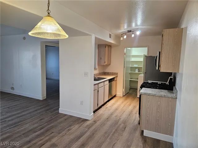 $1,275 | 7885 West Flamingo Road, Unit 1127, Las Vegas, NV 89147