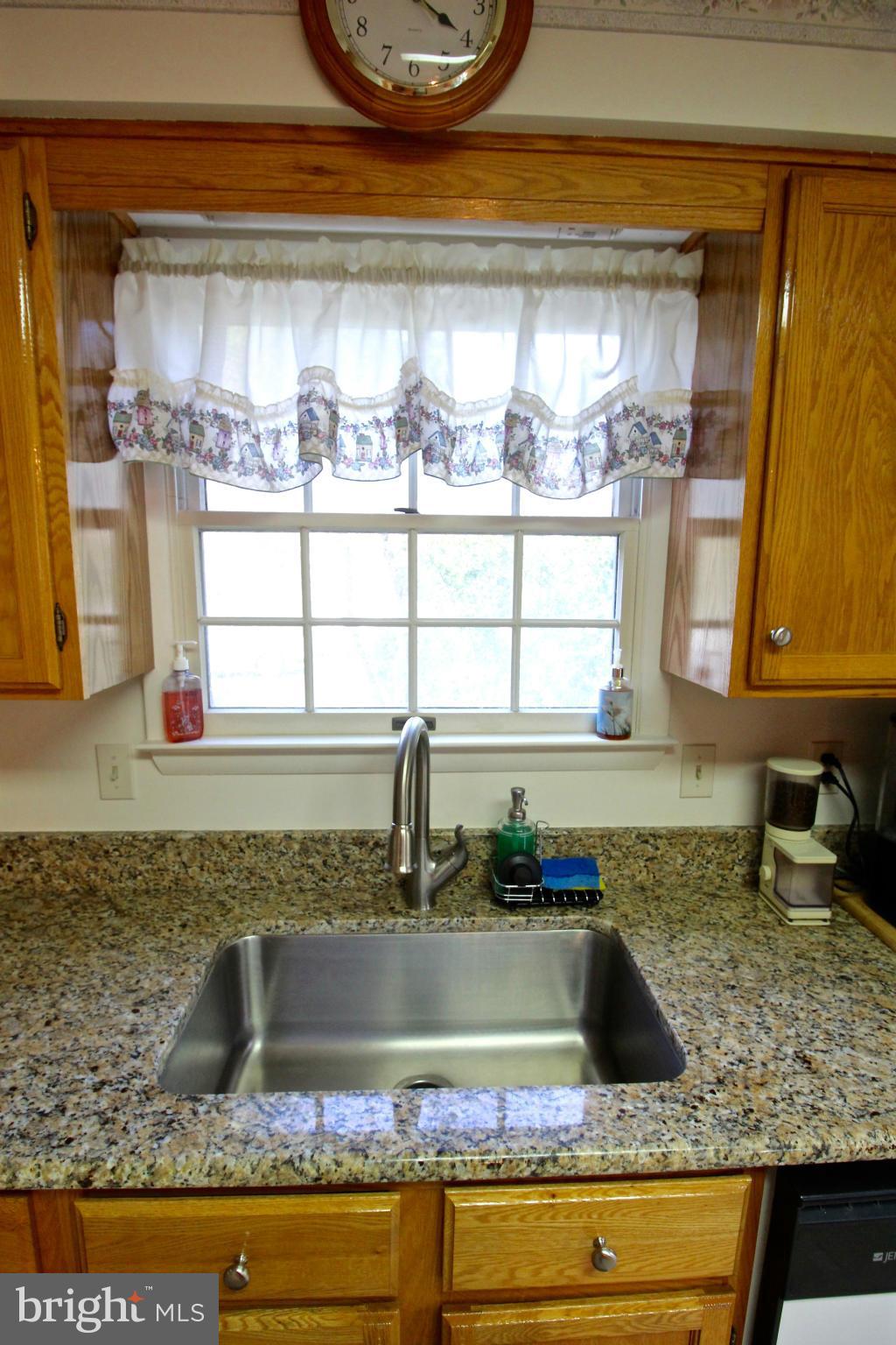 3913 Red Leaf Court Point of Rocks, MD 21777 - Photo 10 of 30 Kitchen