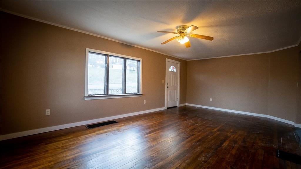 927 Hooker Road Karns City, PA 16041 - Photo 5 of 25 Gallery Image 5
