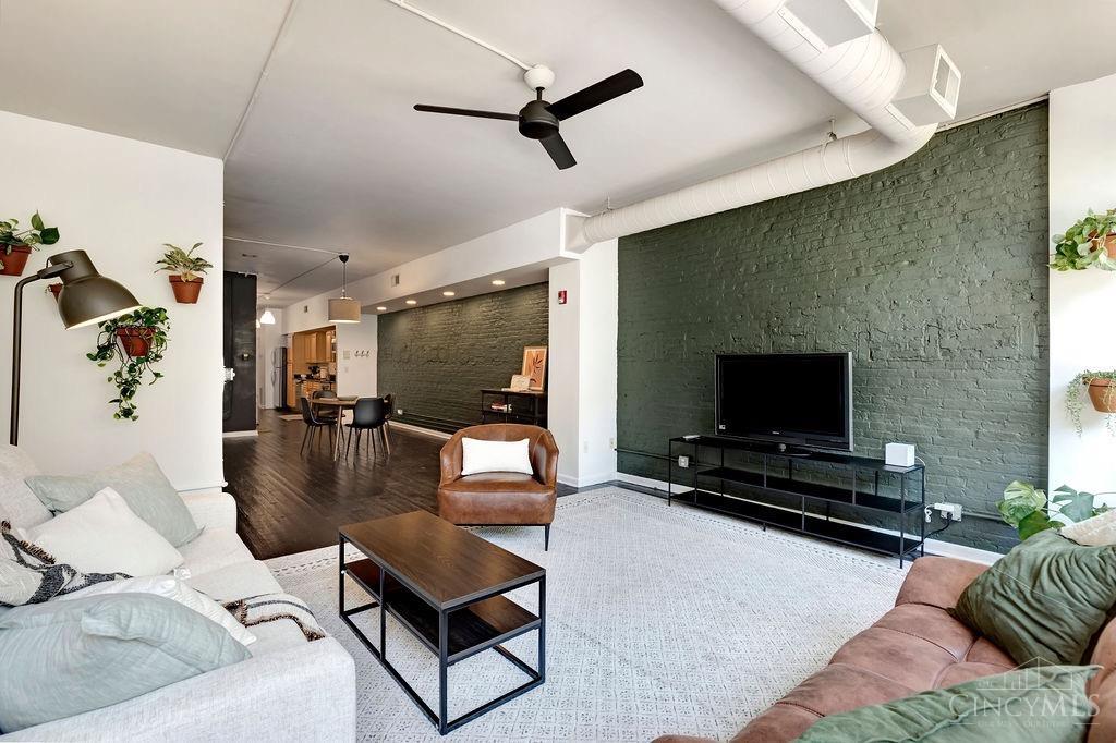 633 Main Street, Unit 2 Cincinnati, OH 45202 - Photo 7 of 18