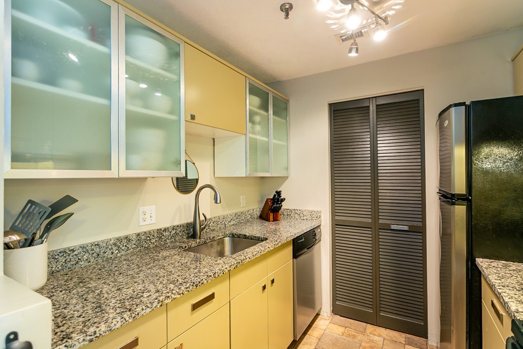 126 Tudor Street, Unit E Boston, MA 02127 - Photo 8 of 17