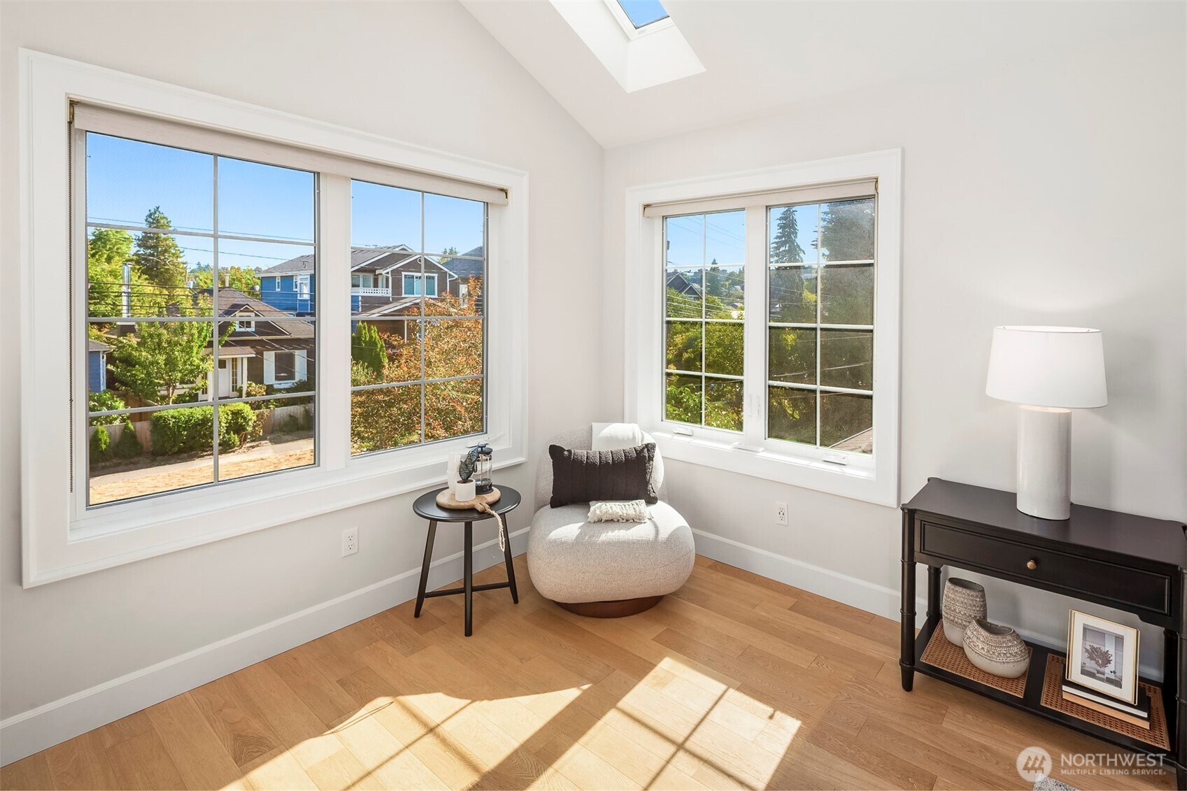 738 North 73rd Street Seattle, WA 98103 - Photo 20 of 29