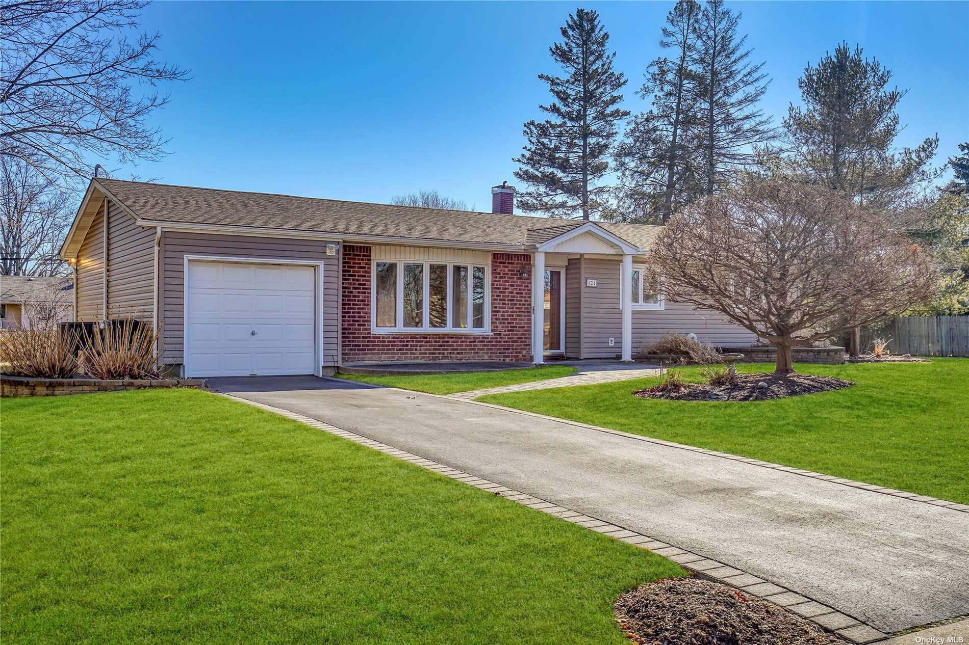 121 Wicks Path Commack, NY 11725 - Photo 1 of 1 Gallery Image 1